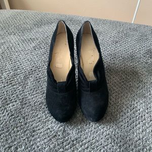 Nine West black bootie